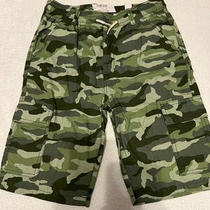 NWT- CHILDREN’S PLACE - BOYS CAMO SHORTS- SIZE 14